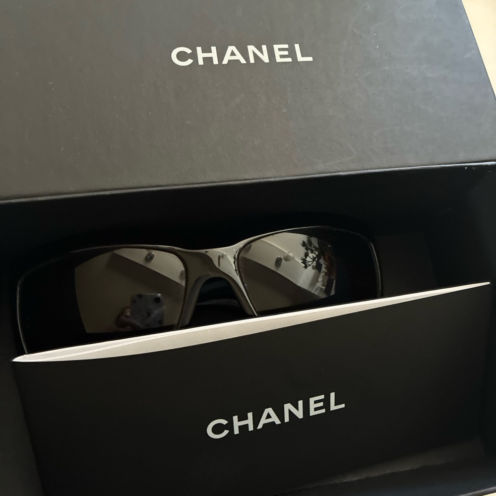 CHANEL Mother of Pearl Black Sunglasses